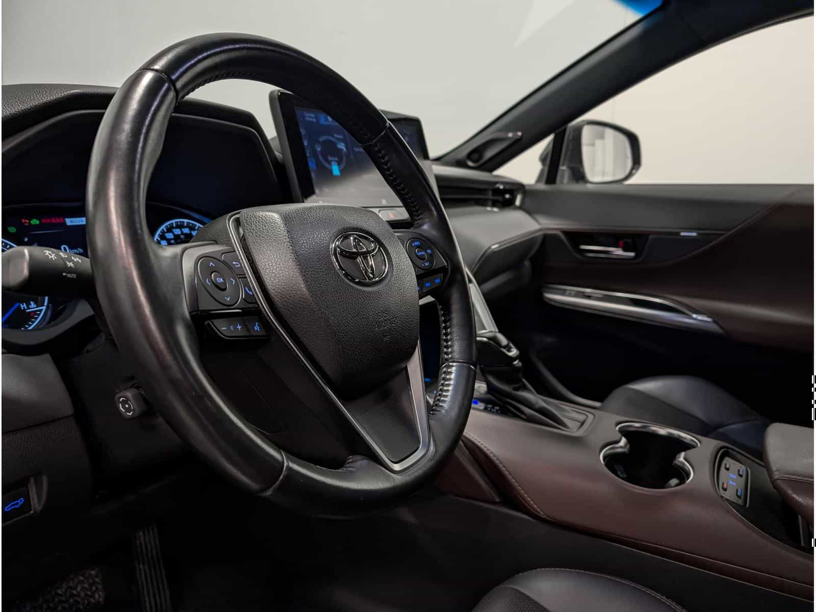 2021 Toyota Venza XLE - Image 6