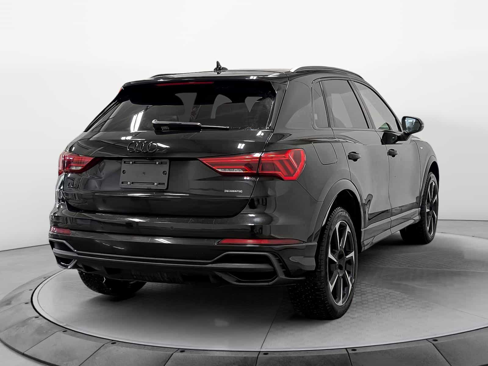 2023 Audi Q3 Technik 45 - Image 5