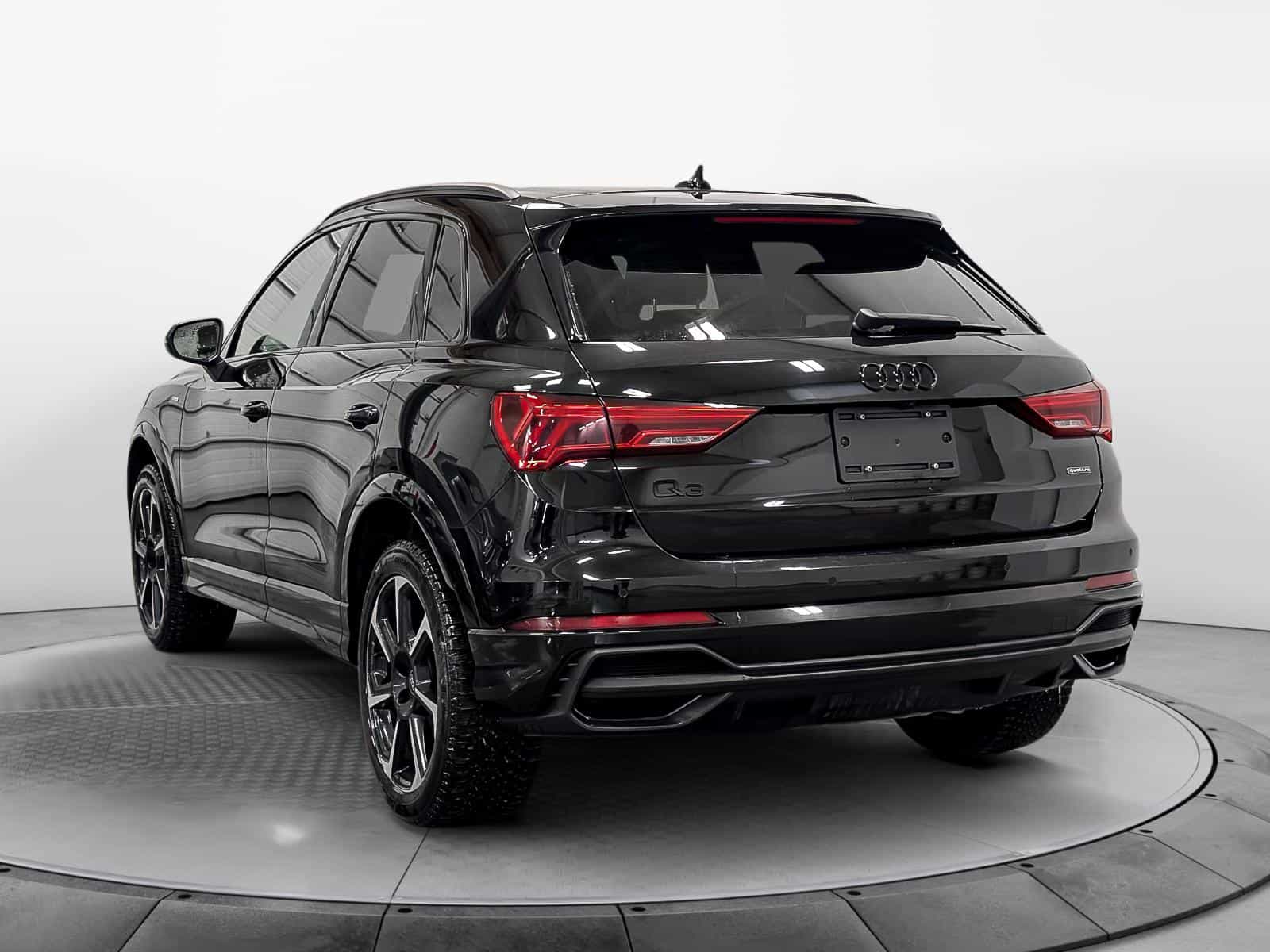 2023 Audi Q3 Technik 45 - Image 4