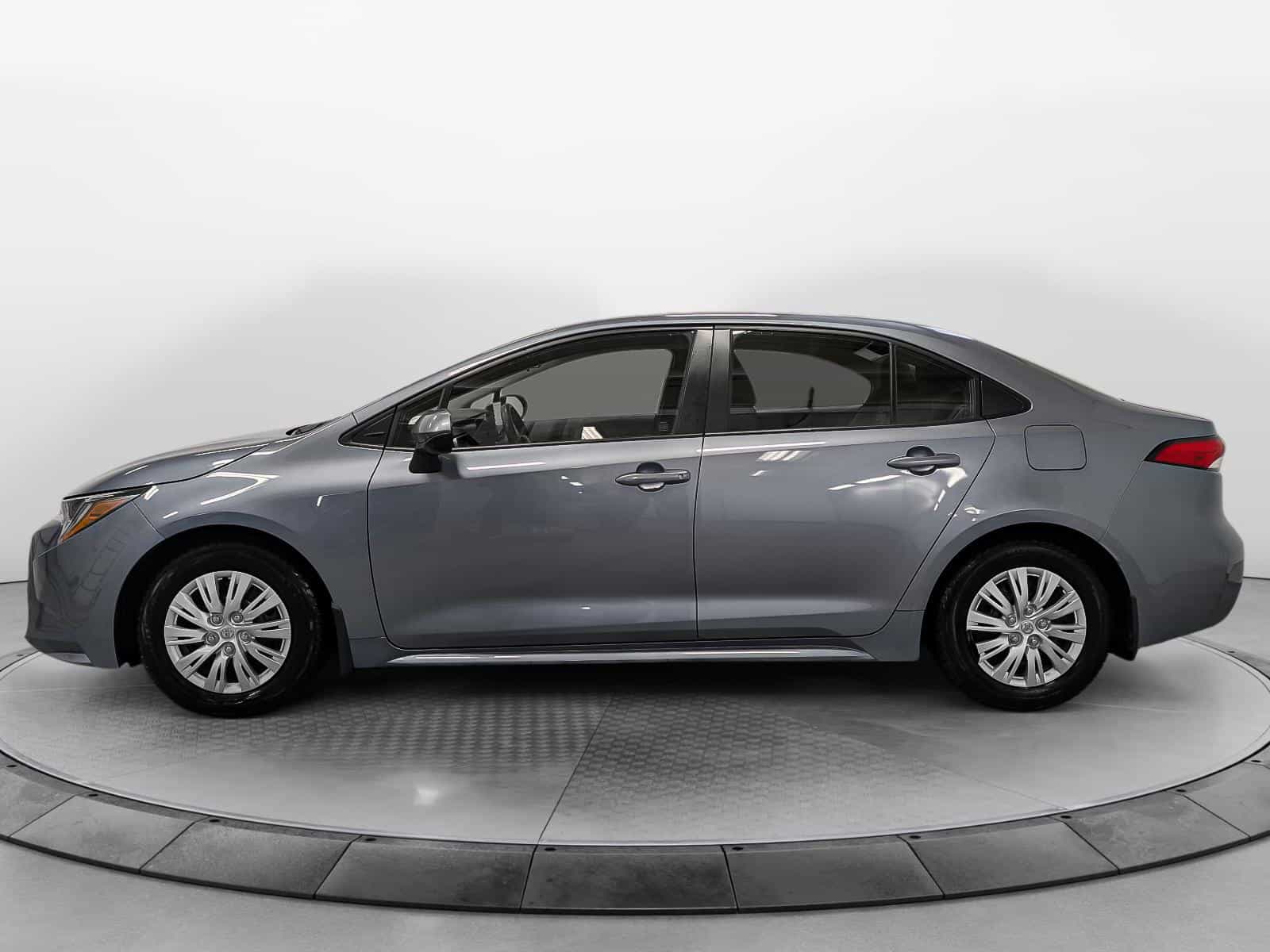 2022 Toyota Corolla Base Hybrid - Image 2