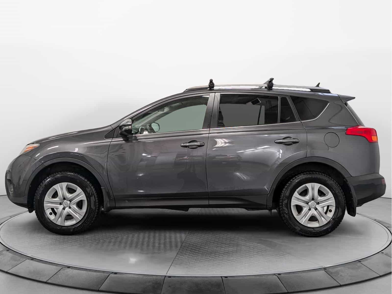 2015 Toyota Rav4 LE - Image 5