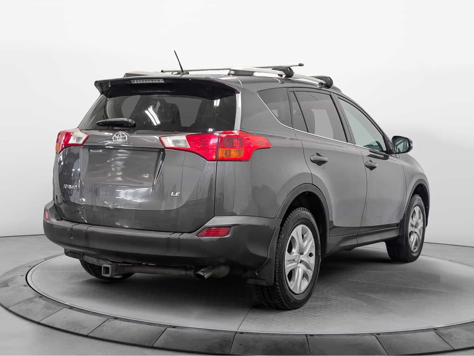 Image 4 Toyota Rav4 LE 2015