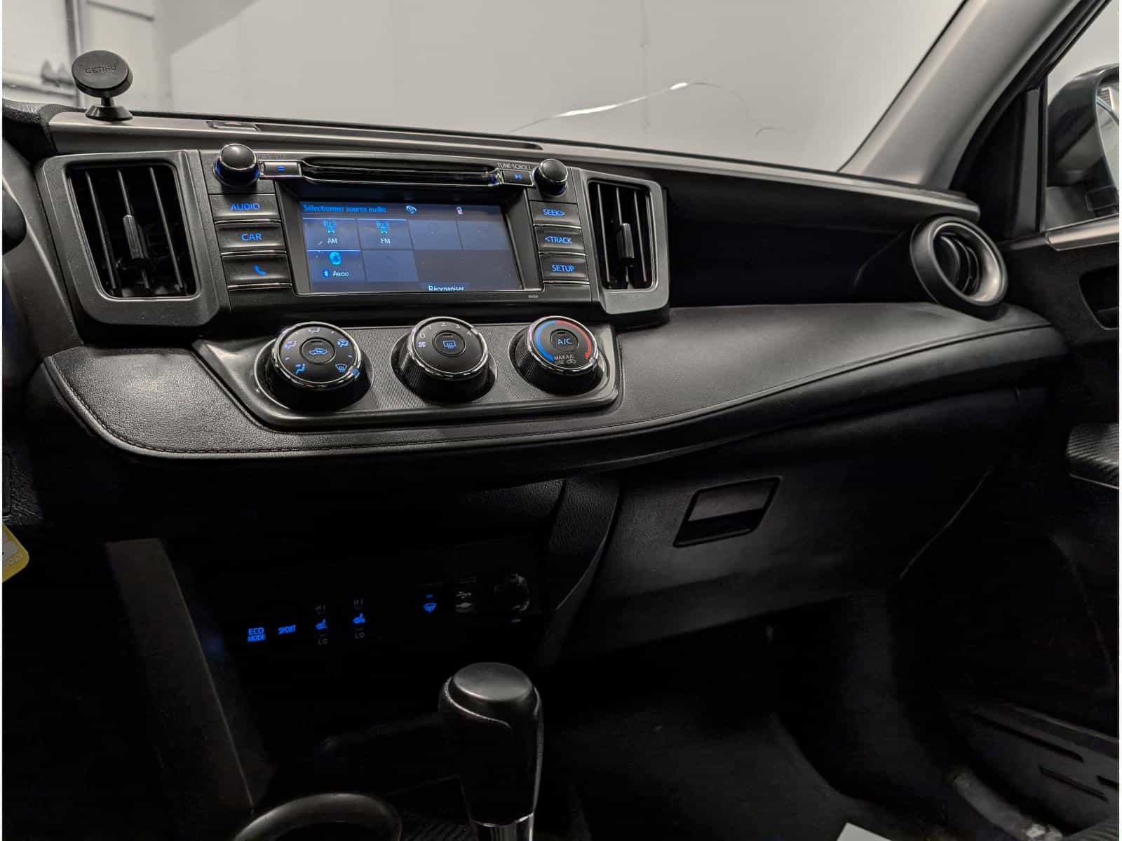 2015 Toyota Rav4 LE - Image 9