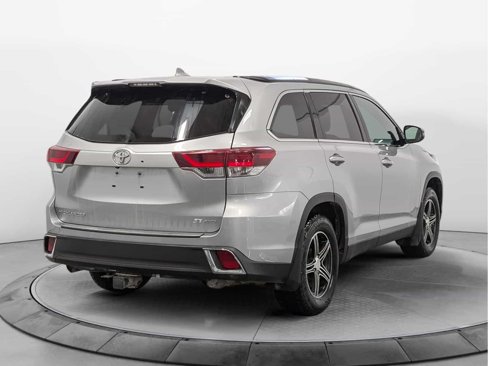 2019 Toyota Highlander XLE - Image 4