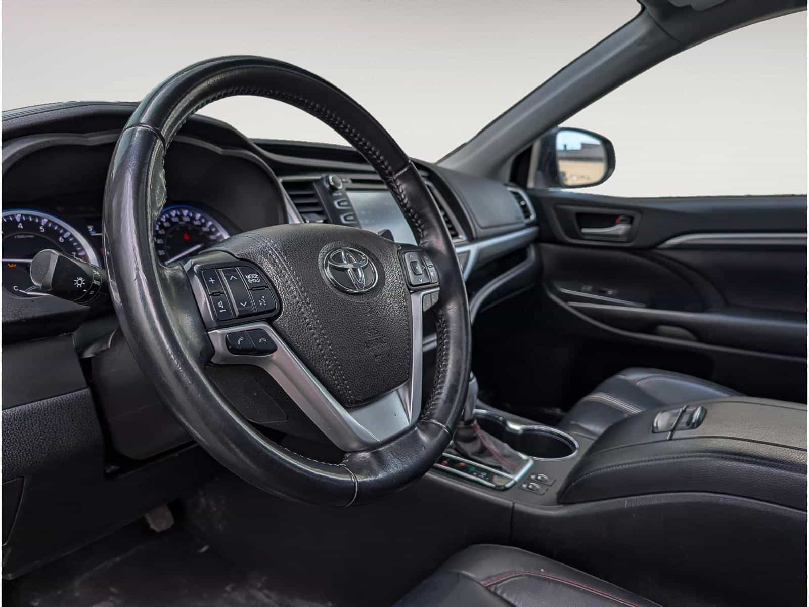 Image 6 Toyota Highlander XLE 2019