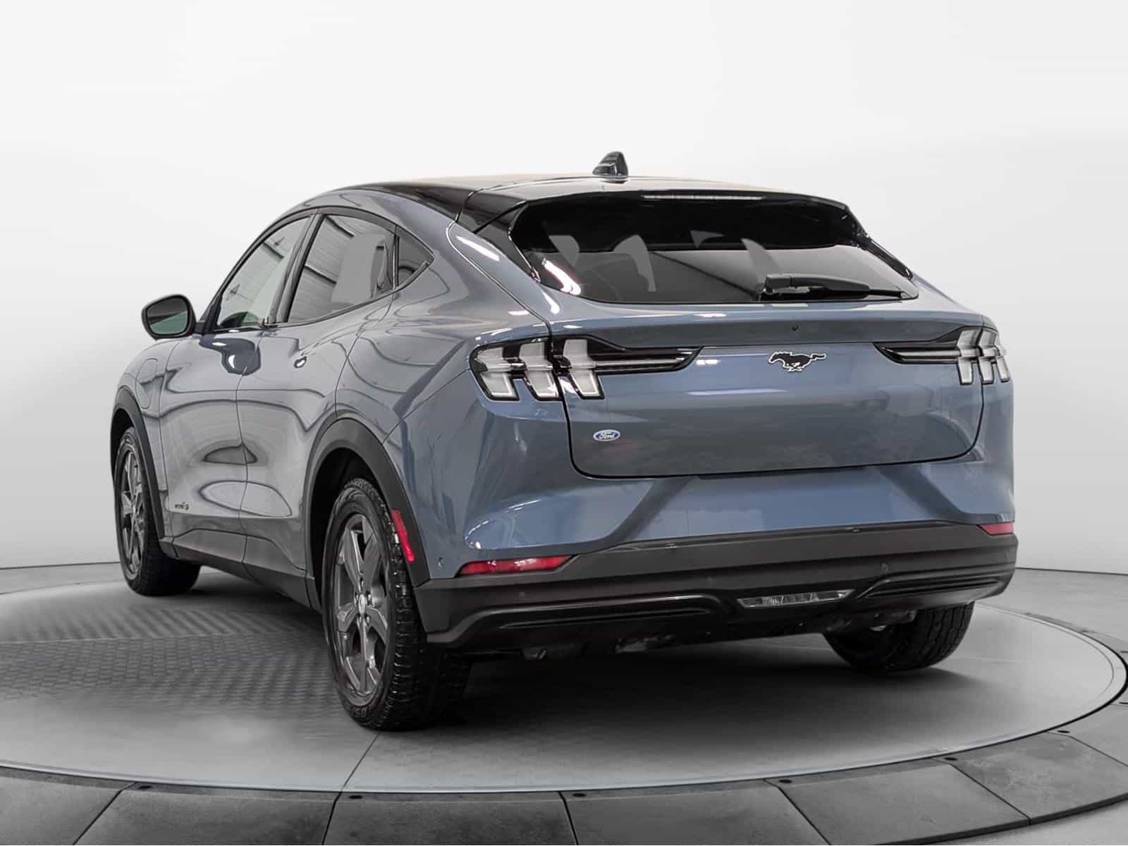 2023 Ford Mustang MACH-E Select - Image 4