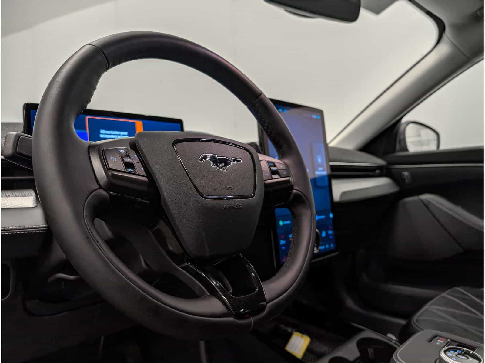 2023 Ford Mustang MACH-E Select - Image 6