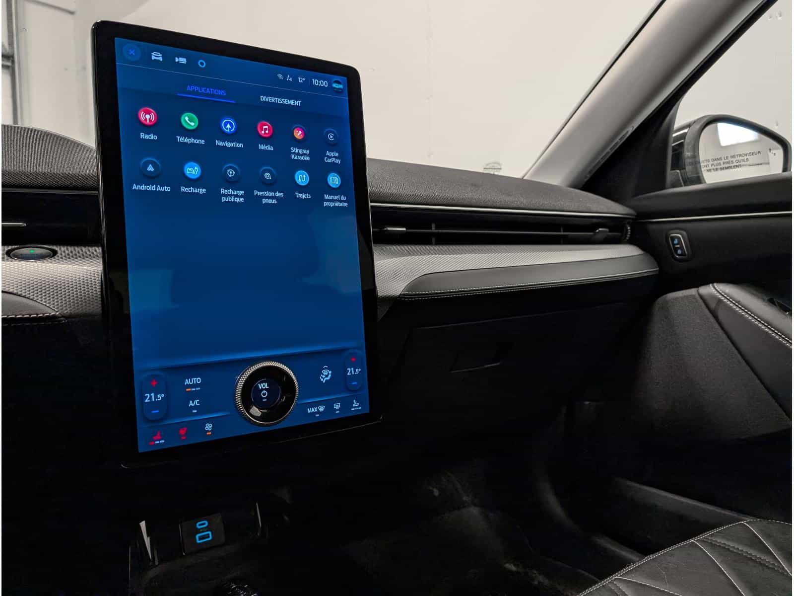 2023 Ford Mustang MACH-E Select - Image 8