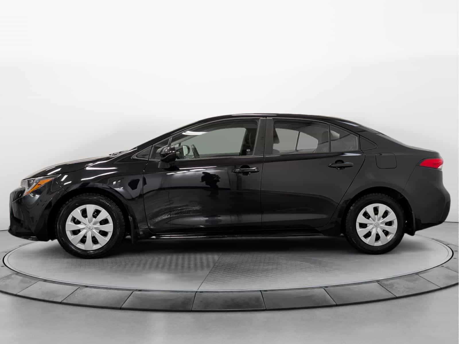 2023 Toyota Corolla L - Image 2