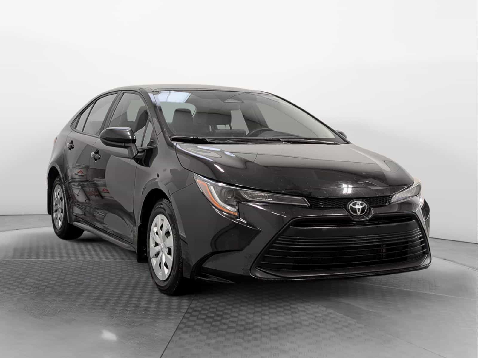2023 Toyota Corolla L - Image 3