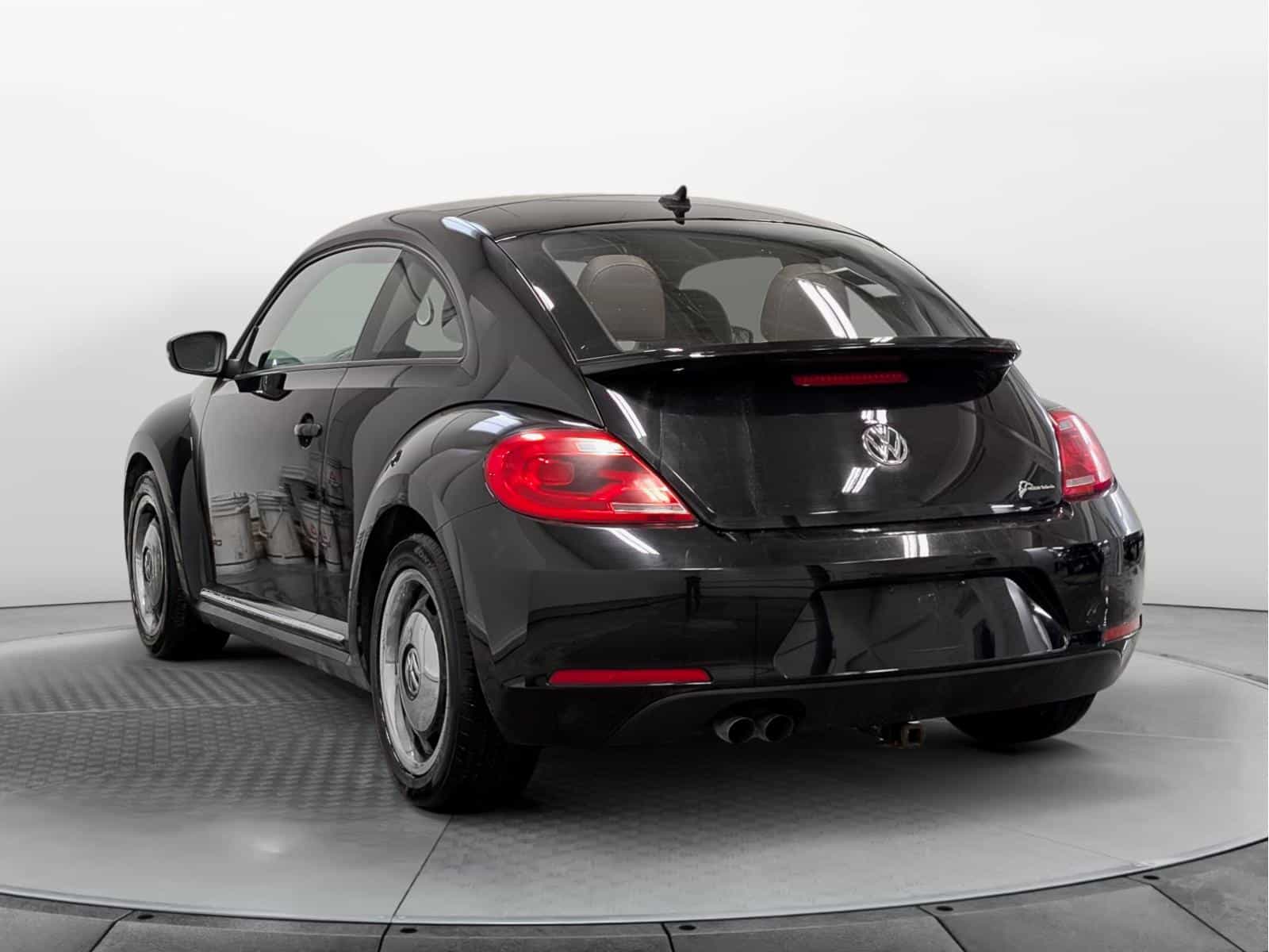 2016 Volkswagen Beetle 1.8 TSI - Image 3