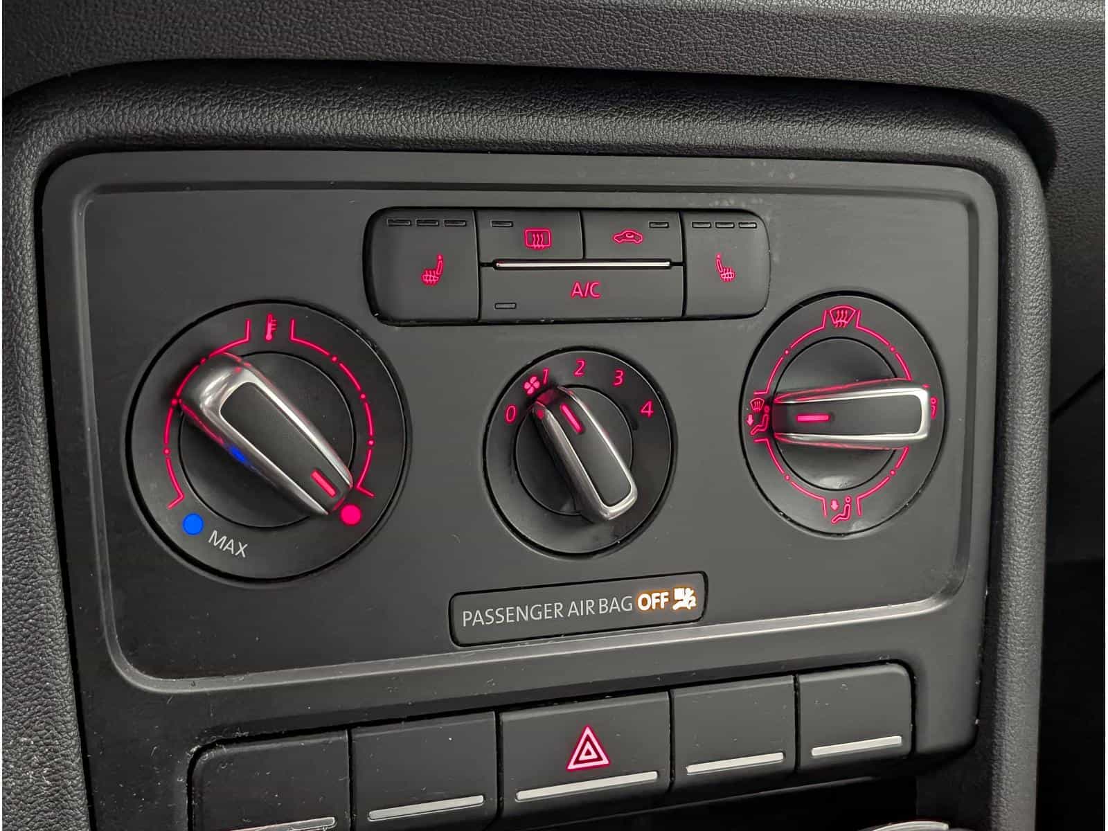 2016 Volkswagen Beetle 1.8 TSI - Image 11