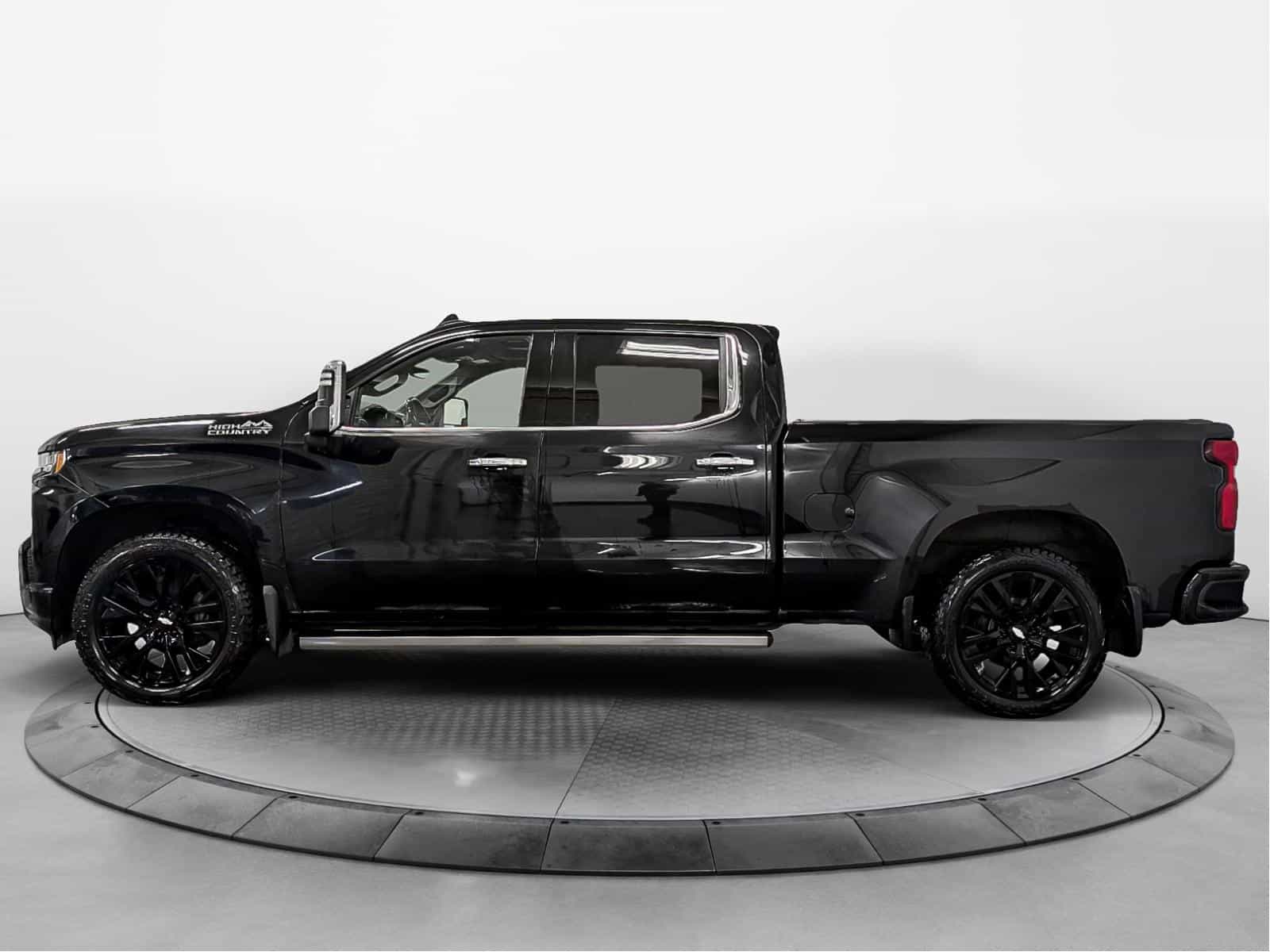 2021 Chevrolet Silverado 1500 High Country - Image 3
