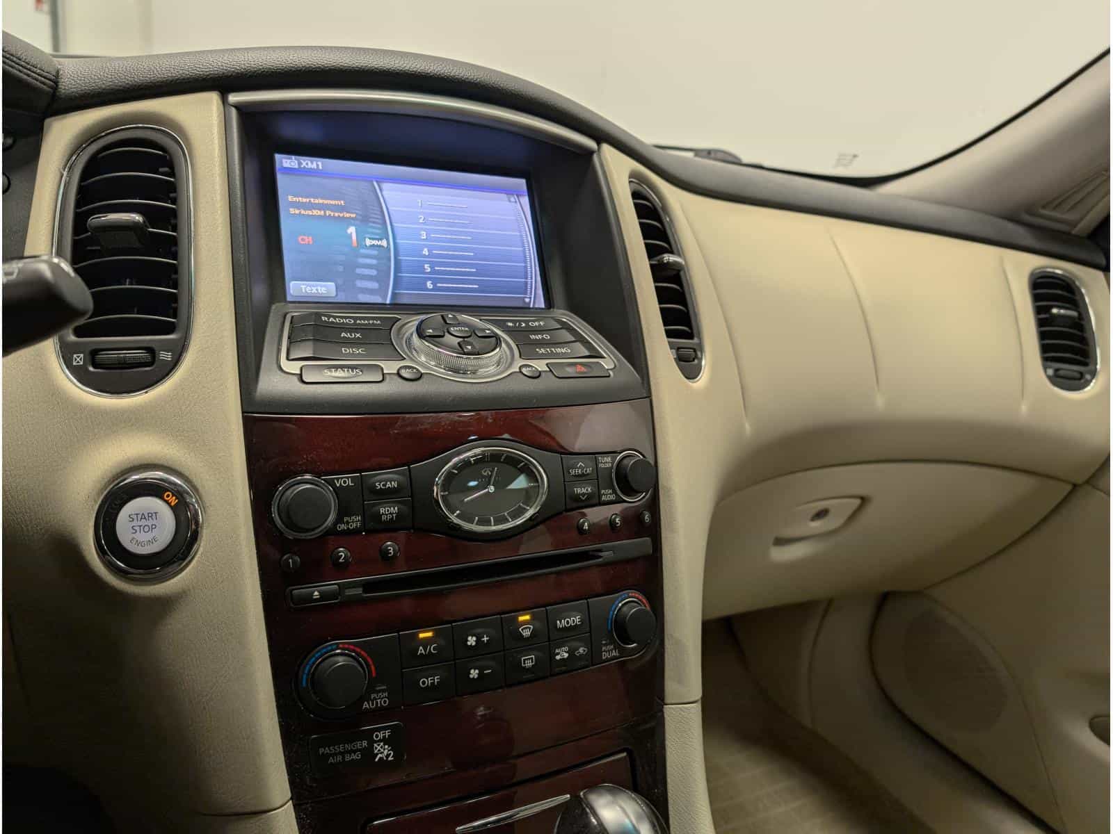 2016 Infiniti QX50 Premium - Image 9