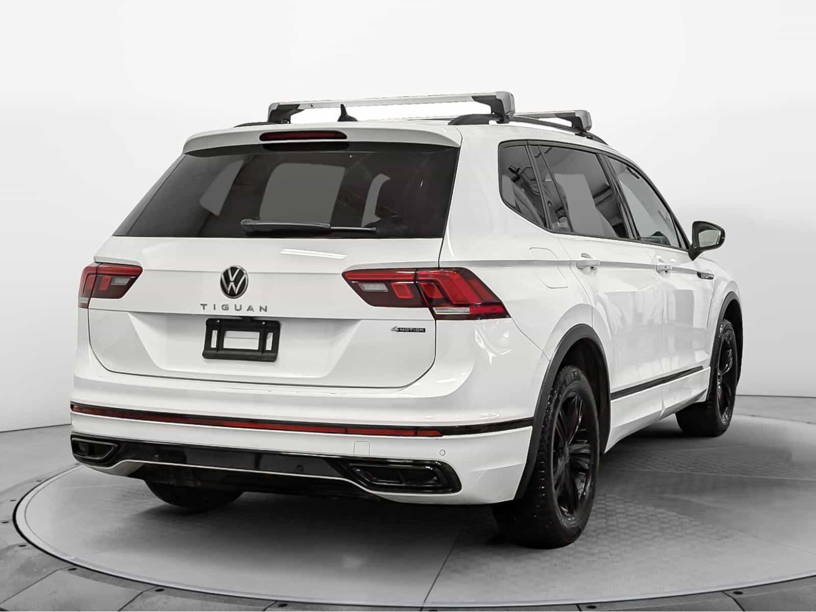 2022 Volkswagen Tiguan Comfortline R-L Blk - Image 5