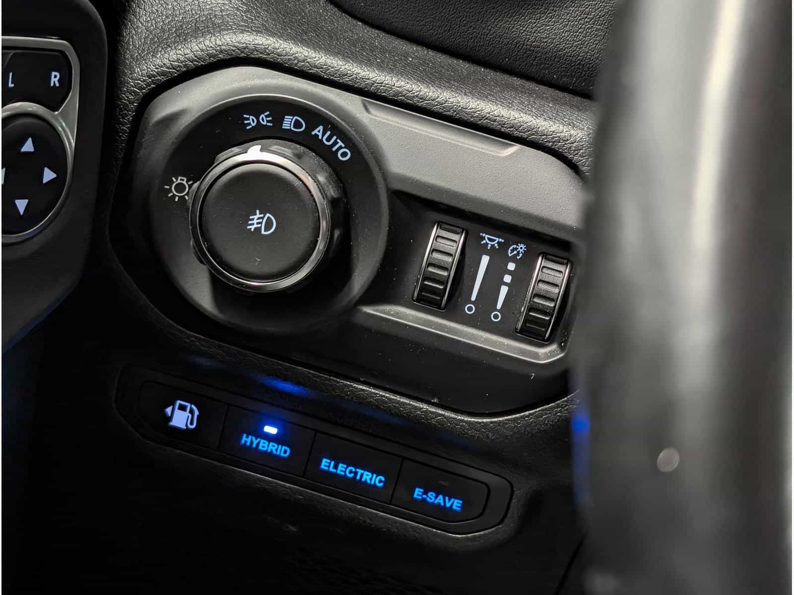 2021 Jeep Wrangler Unlimited Sahara - Image 16