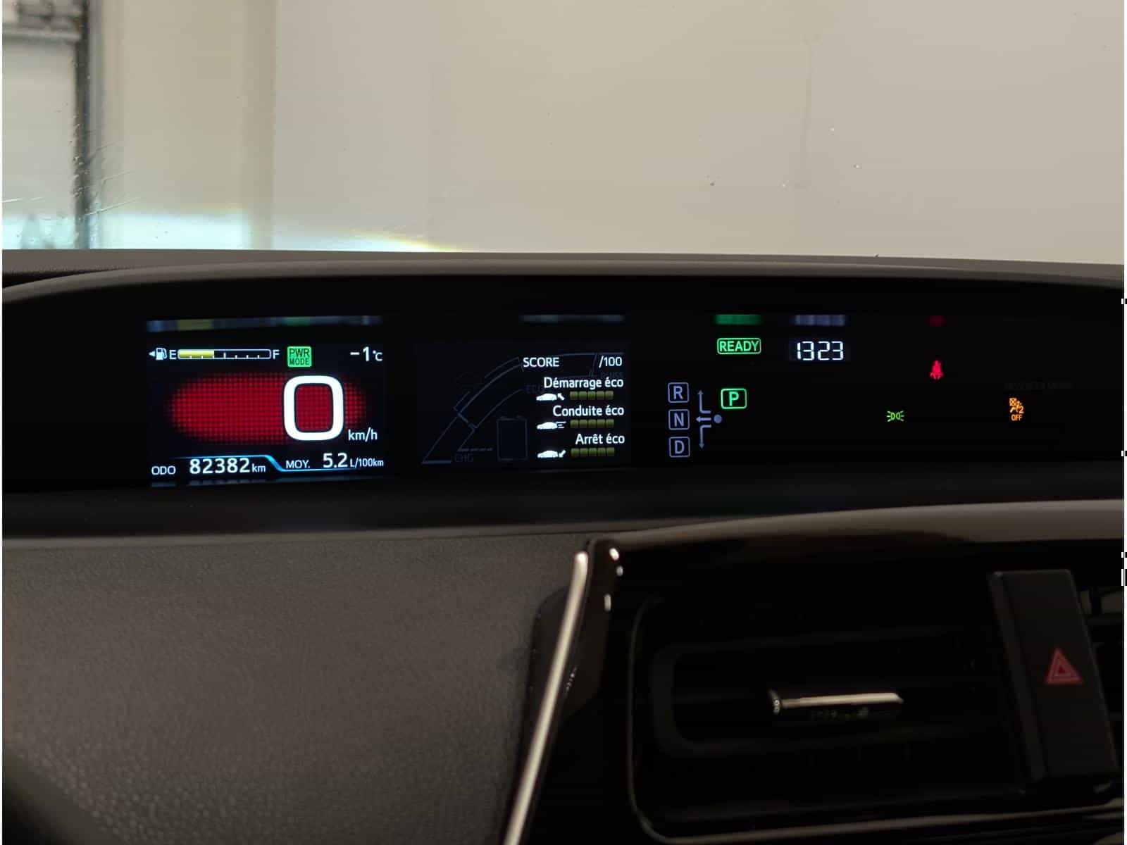 2019 Toyota Prius Base - Image 12