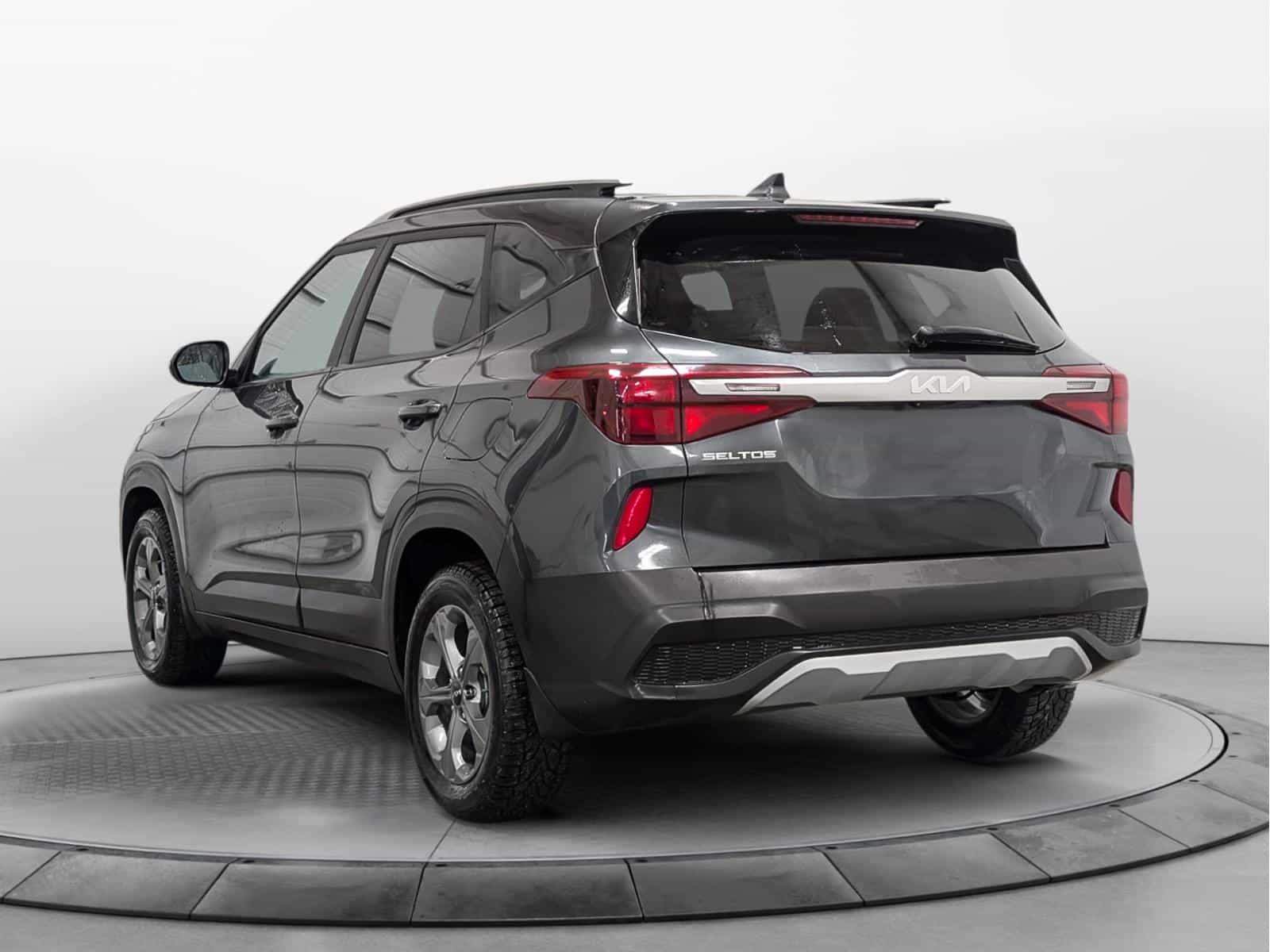 2022 Kia Seltos LX - Image 3