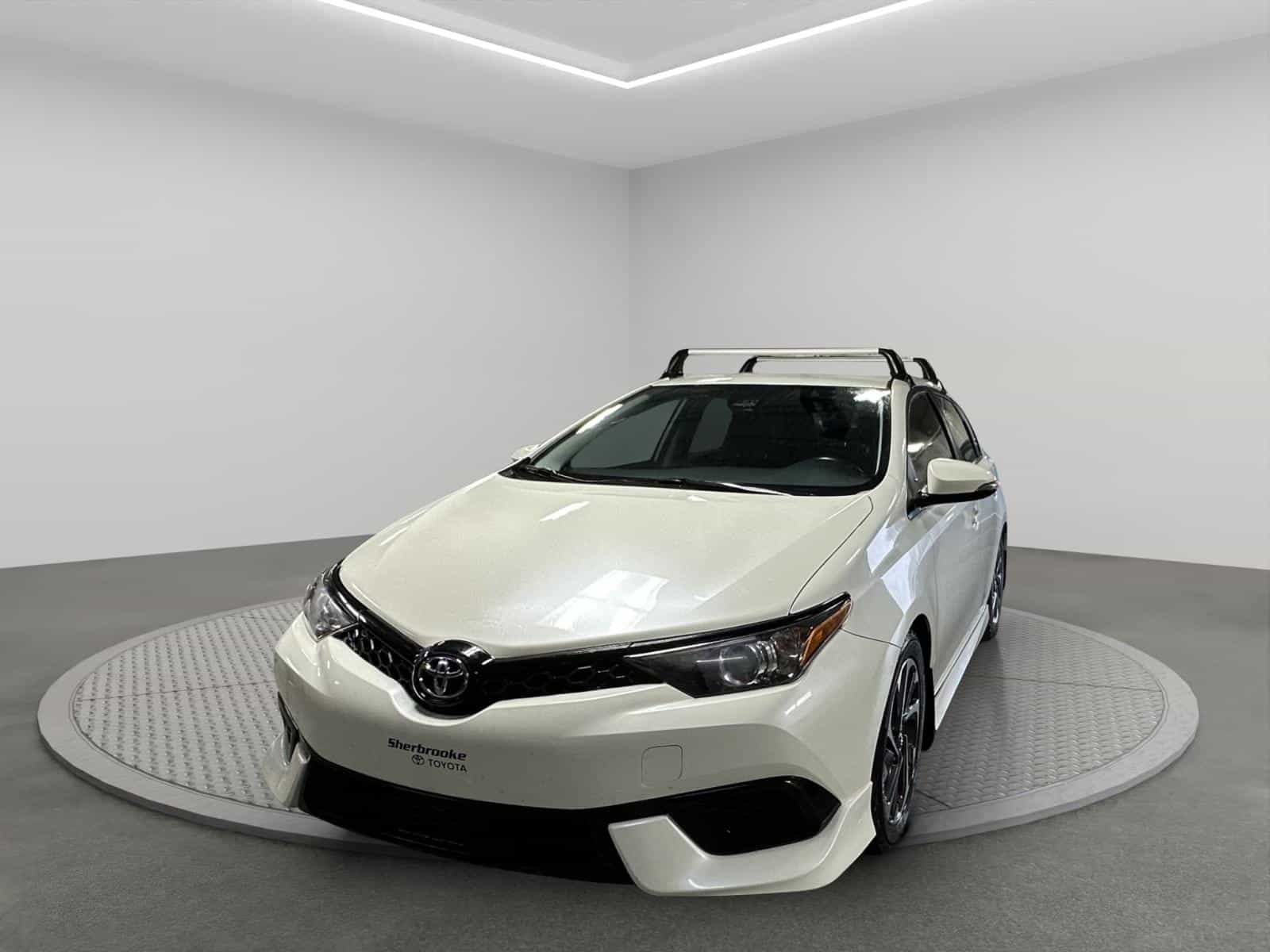 Image 1 Toyota Corolla iM Base 2017