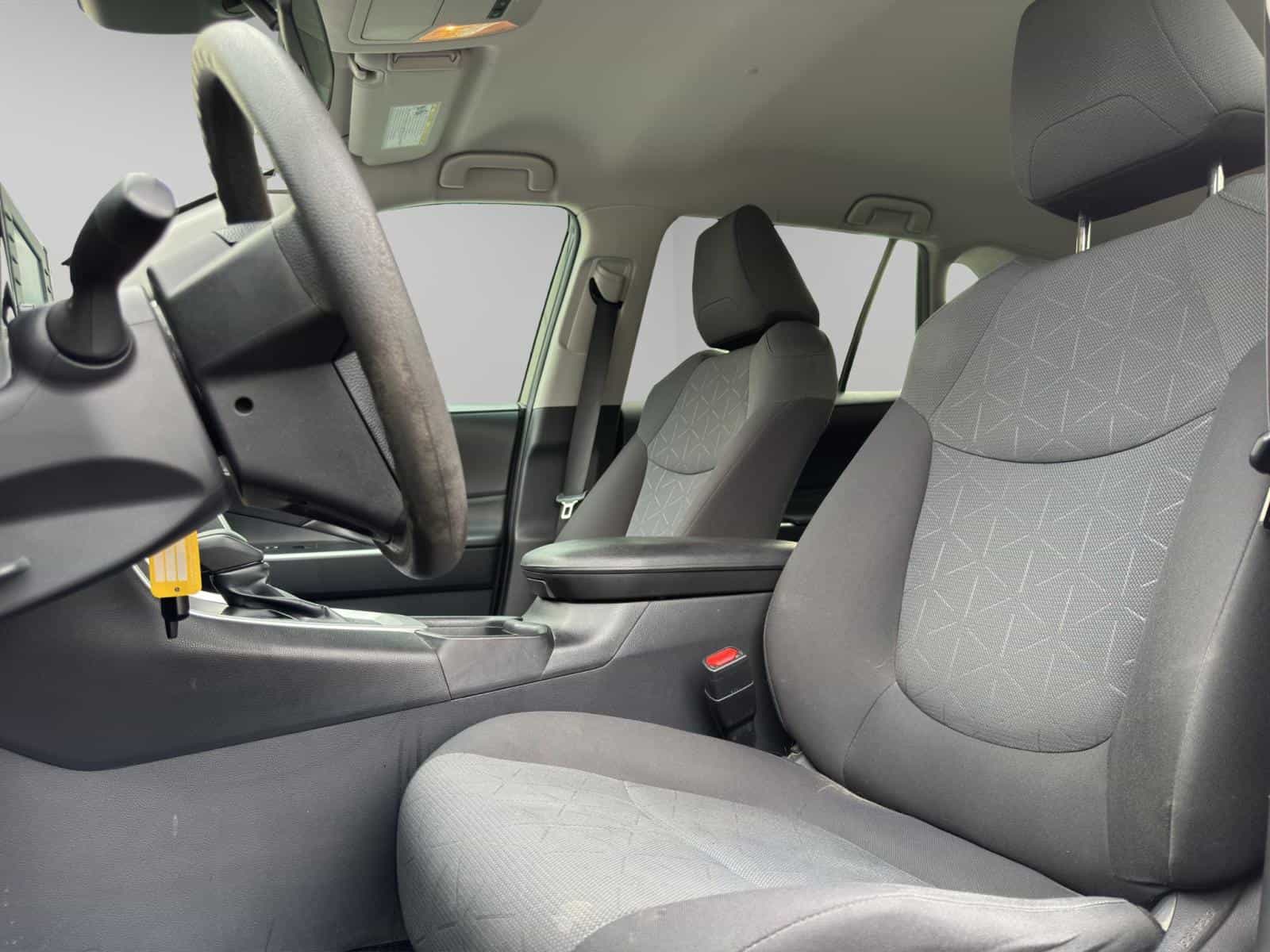 Image 8 Toyota Rav4 LE 2019