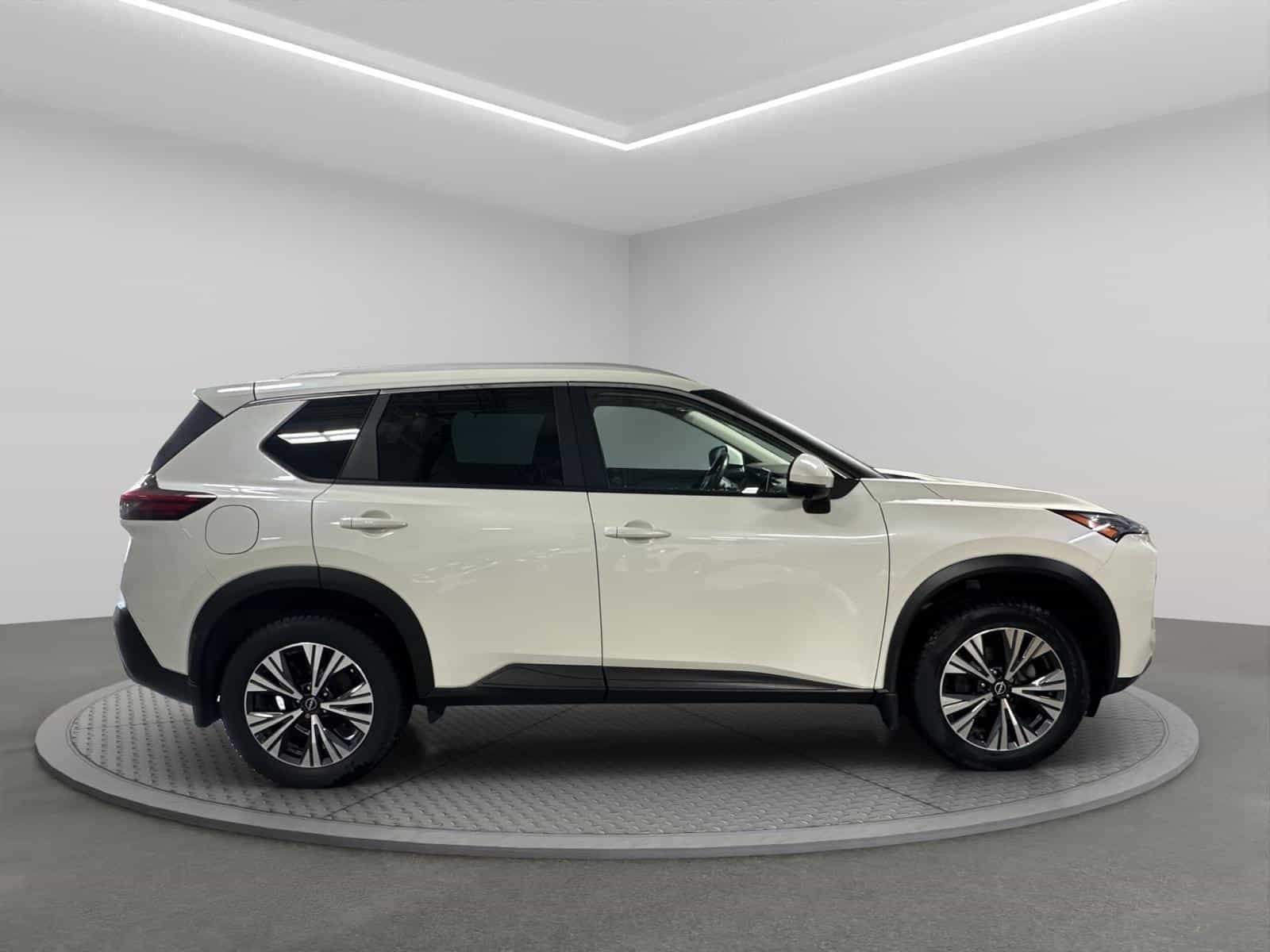 Image 6 Nissan Rogue SV Moonroof 2023