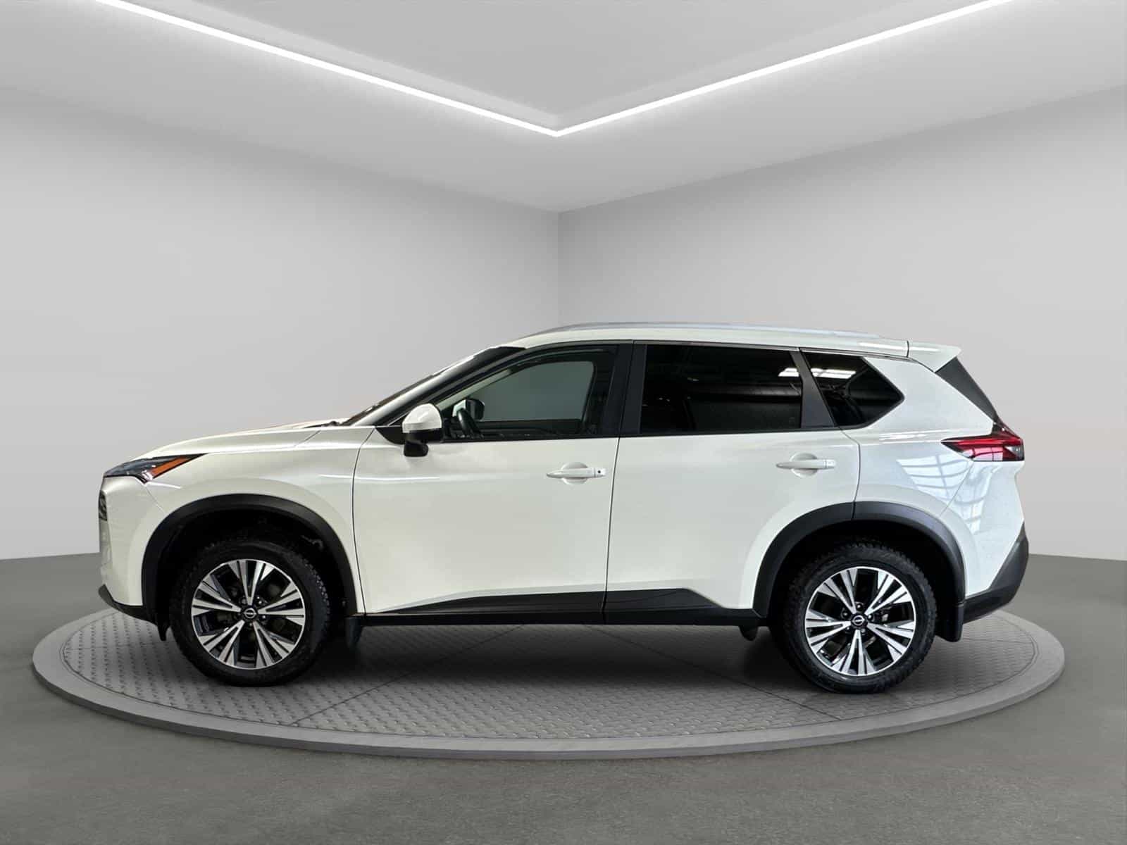 Image 2 Nissan Rogue SV Moonroof 2023