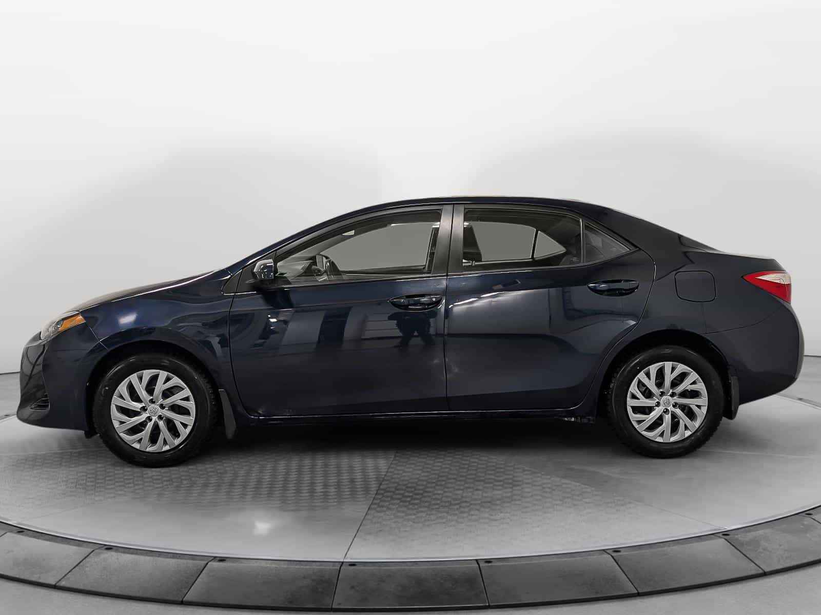 Image 2 Toyota Corolla LE 2019