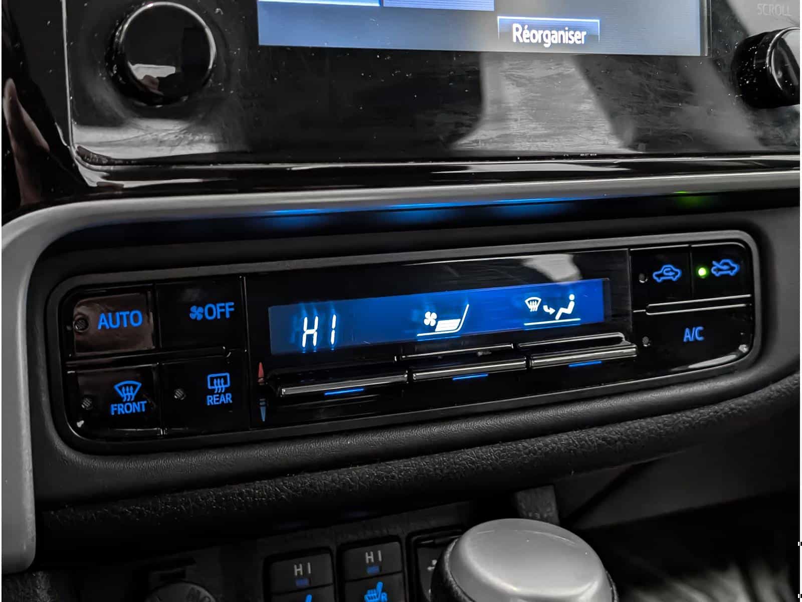 Image 10 Toyota Corolla LE 2019