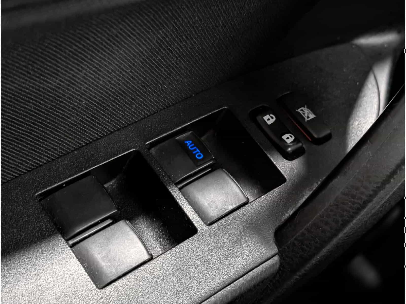 Image 15 Toyota Corolla LE 2019