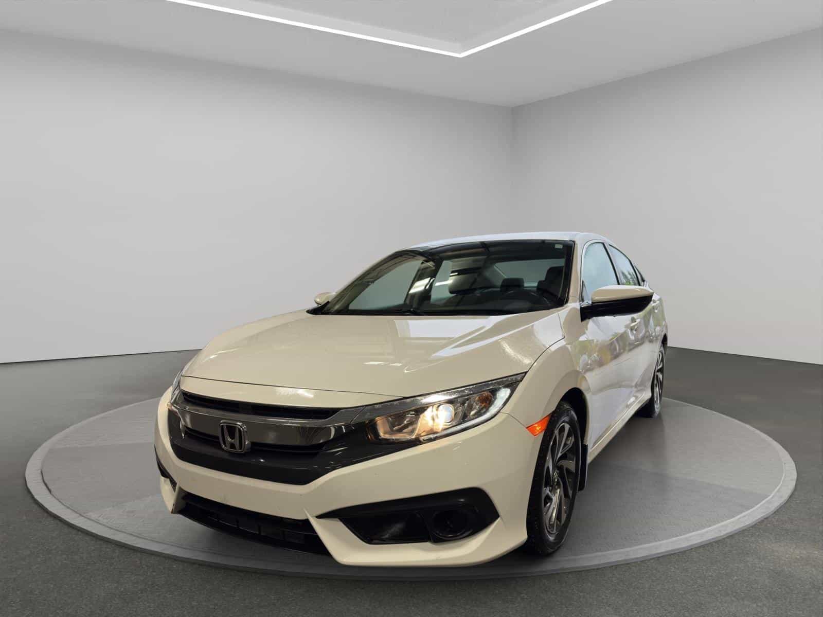 Image 1 Honda Civic SE 2018