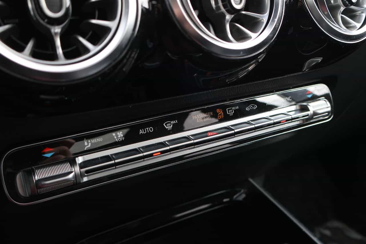 Image 23 Mercedes-Benz GLA-Class 4MATIC SUV 2022