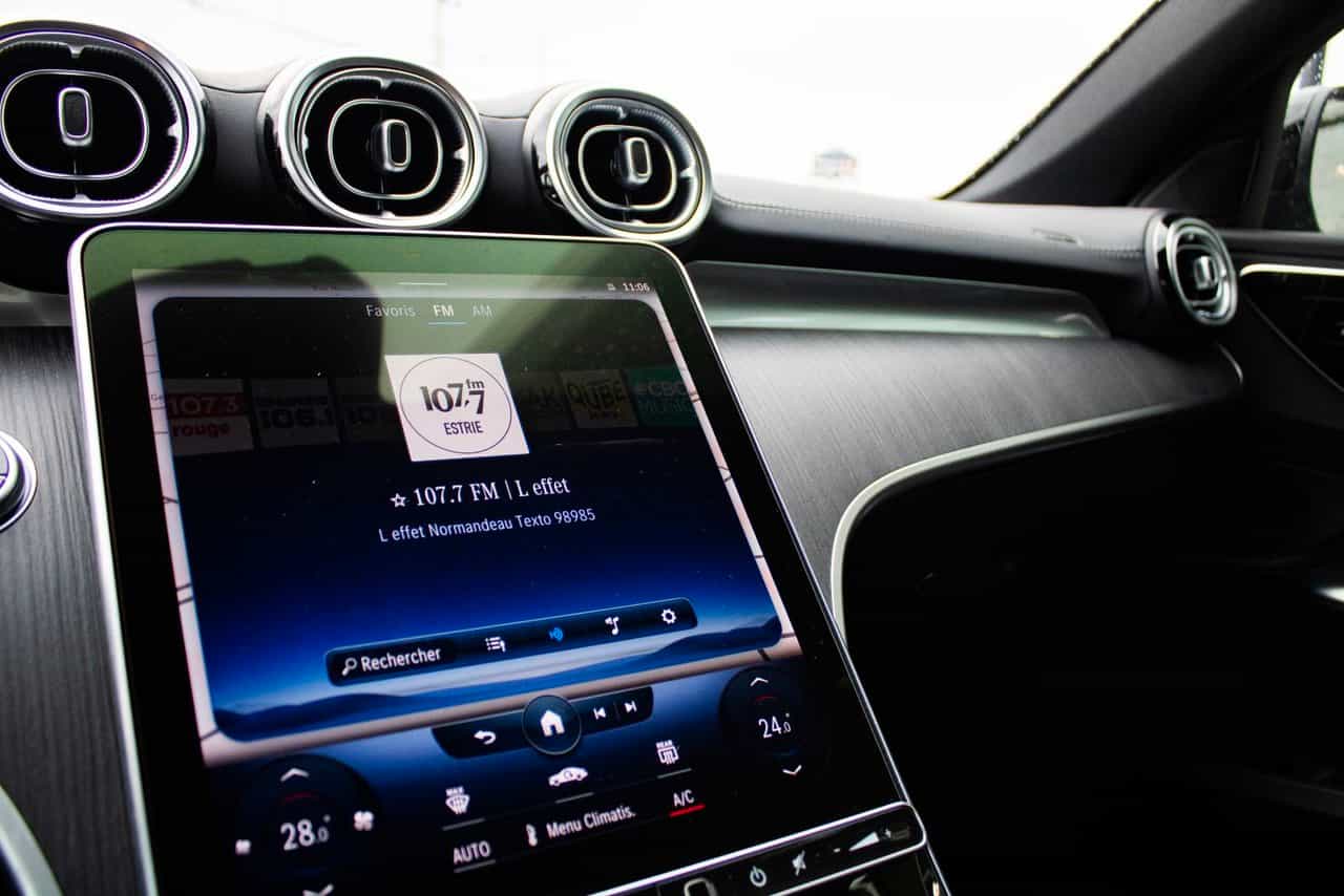 Image 12 Mercedes-Benz C-Class C300 2023