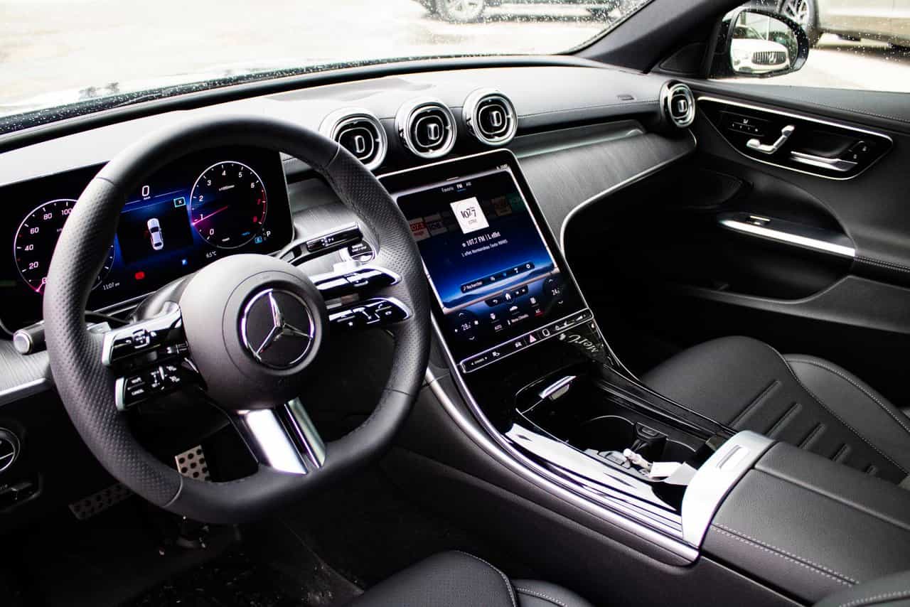 Image 14 Mercedes-Benz C-Class C300 2023