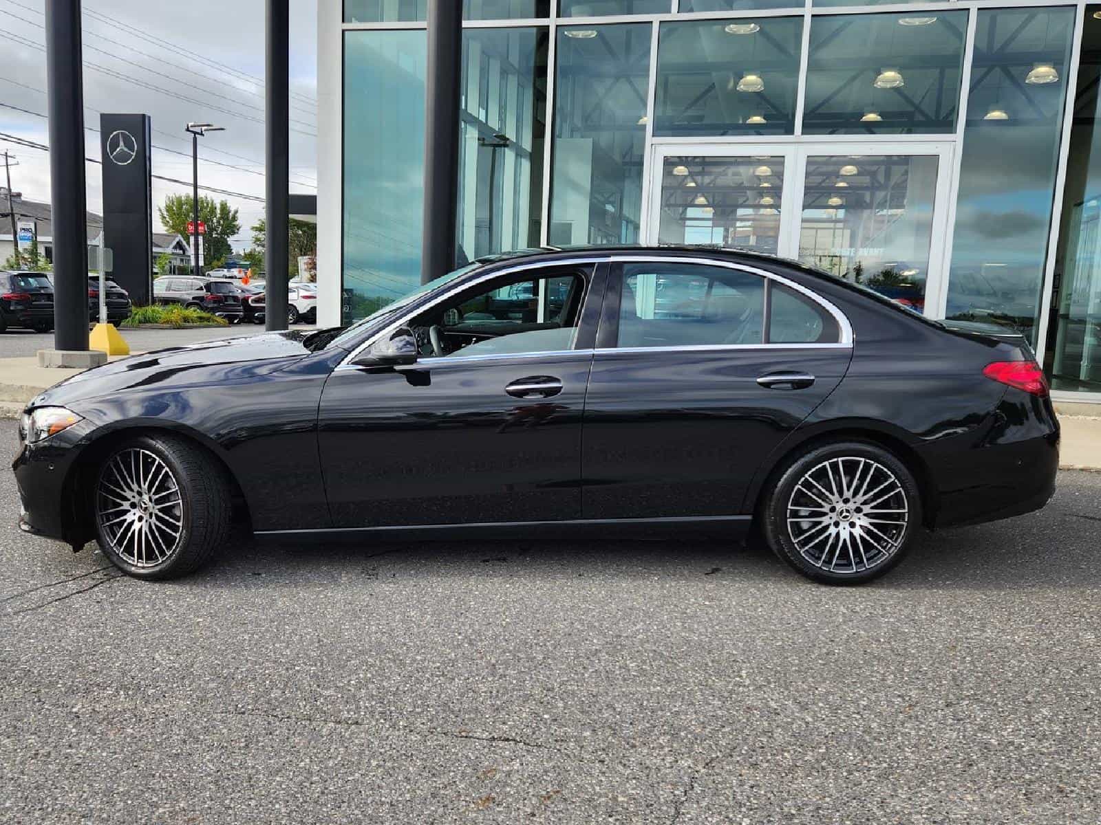 Image 6 Mercedes-Benz C-Class 300 4MATIC SEDAN 2022