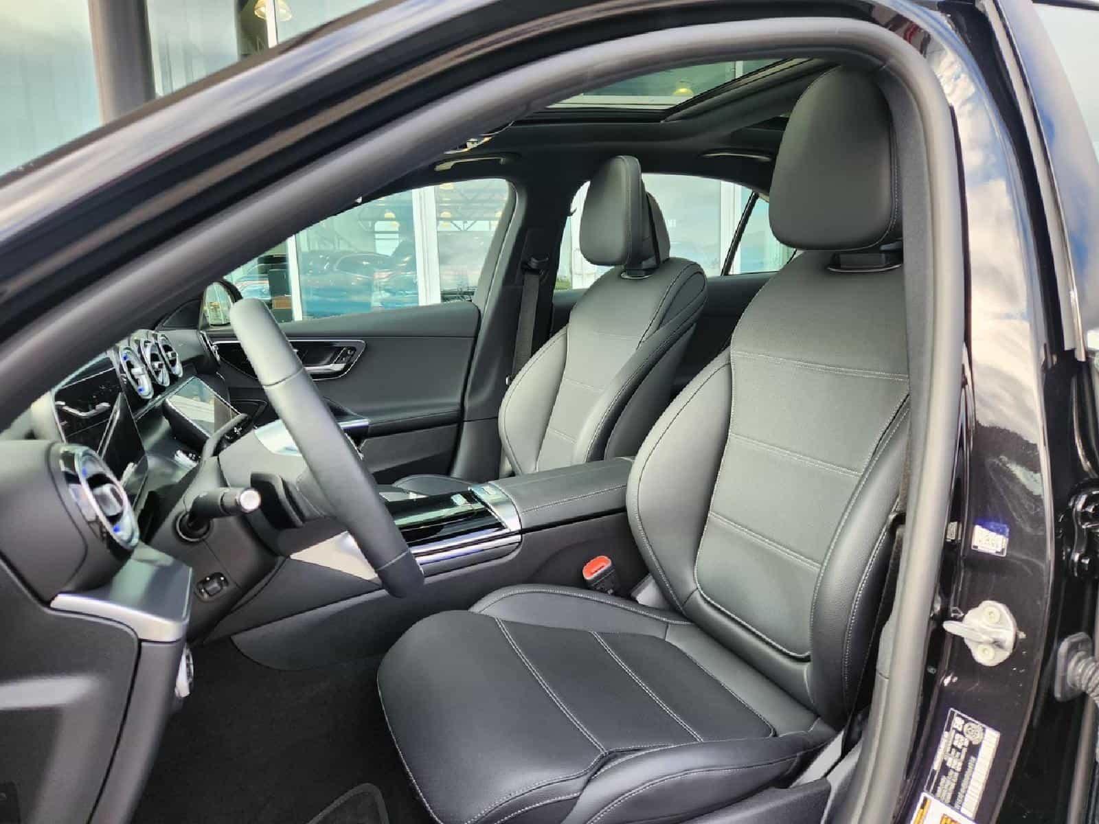 Image 15 Mercedes-Benz C-Class 300 4MATIC SEDAN 2022