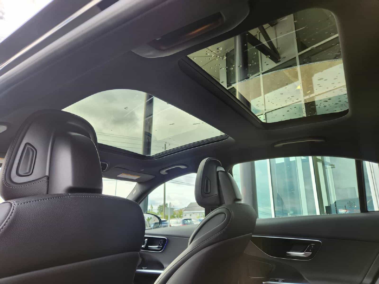 2022 Mercedes-Benz C-Class 300 4MATIC SEDAN - Image 17