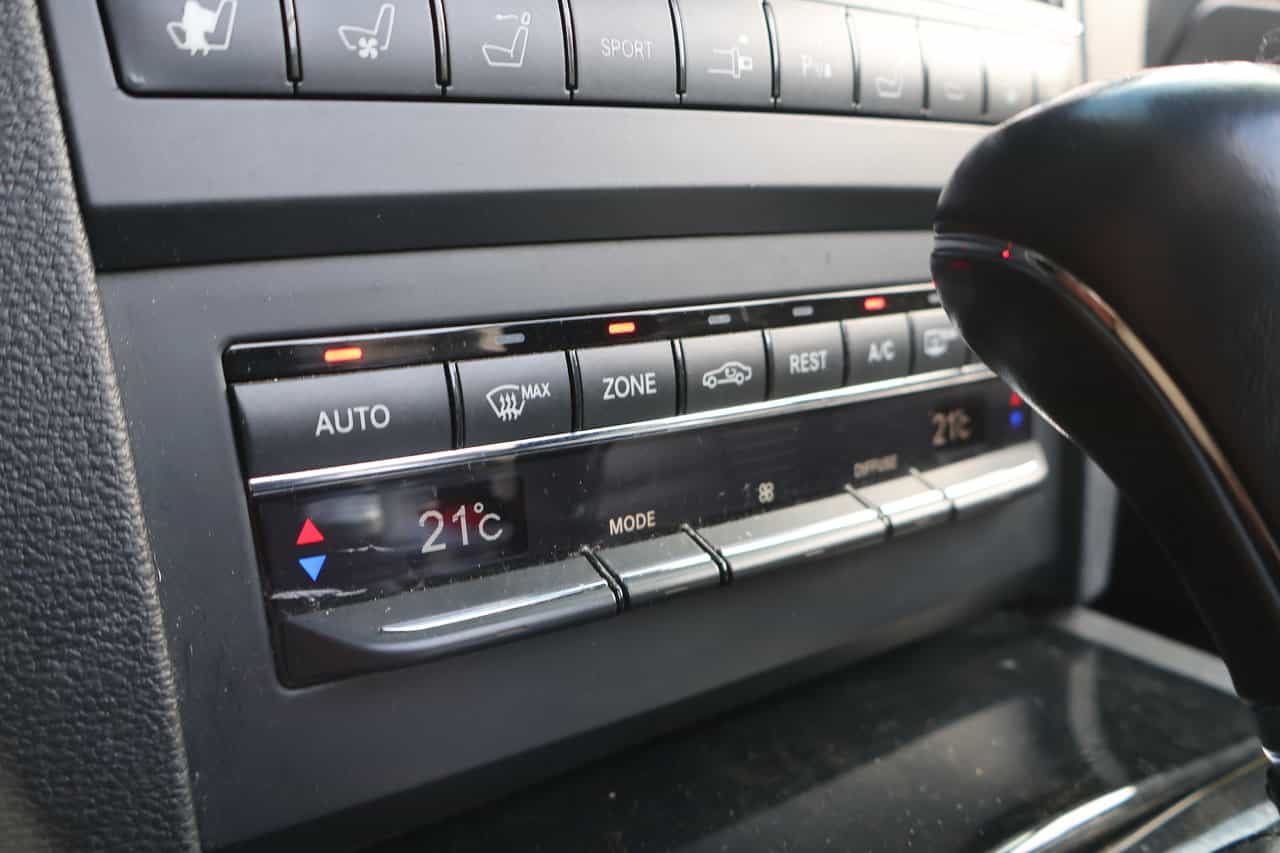 Image 21 Mercedes-Benz E-Class E550 2011