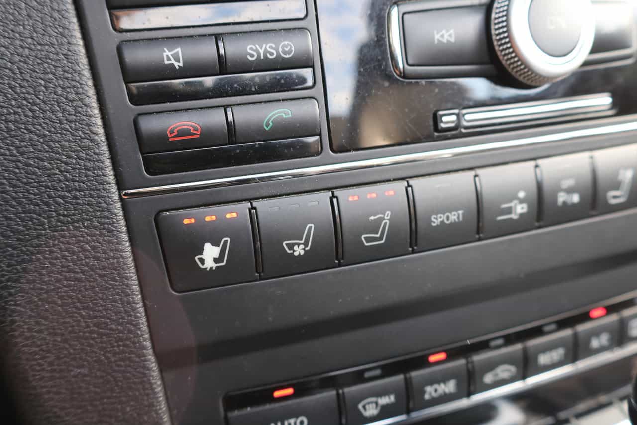 Image 25 Mercedes-Benz E-Class E550 2011