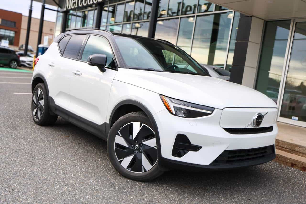 2024 Volvo XC40 Recharge Pure Electric Recharge TWIN Core - Image 4