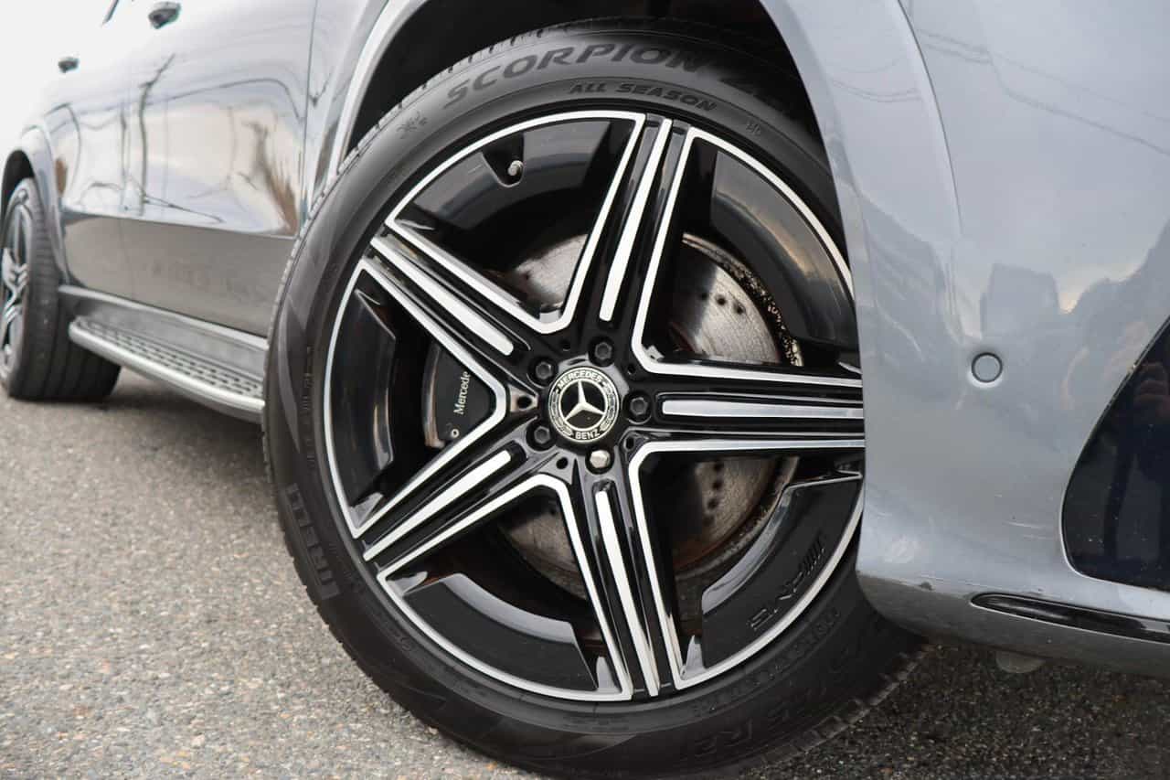 2024 Mercedes-Benz GLE GLE450e - Image 7