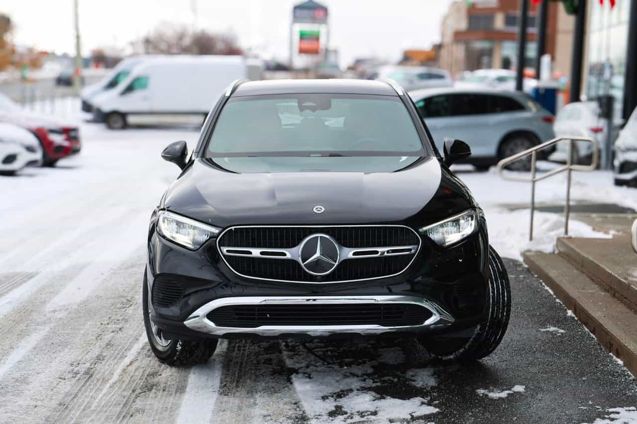 2025 Mercedes-Benz GLC GLC300 - Image 5