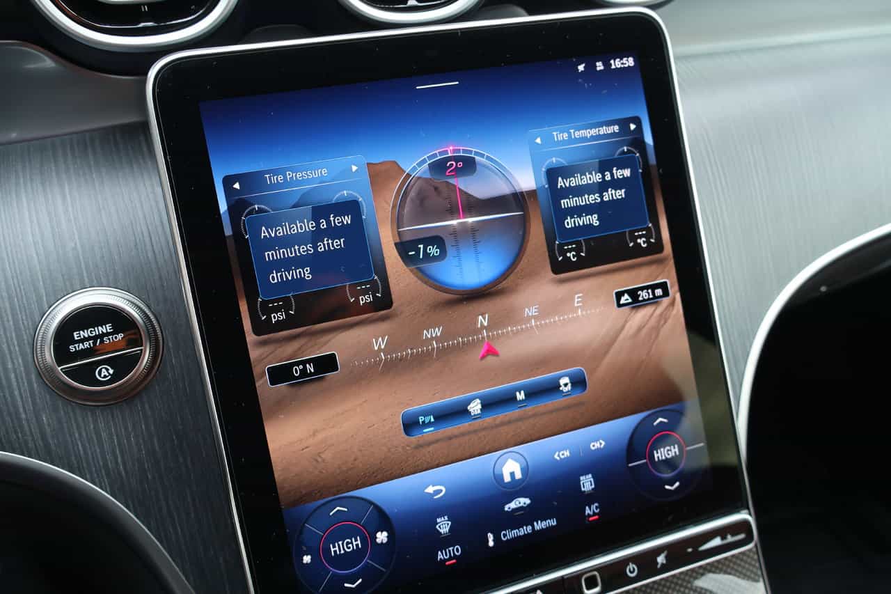 2025 Mercedes-Benz GLC GLC300 - Image 22