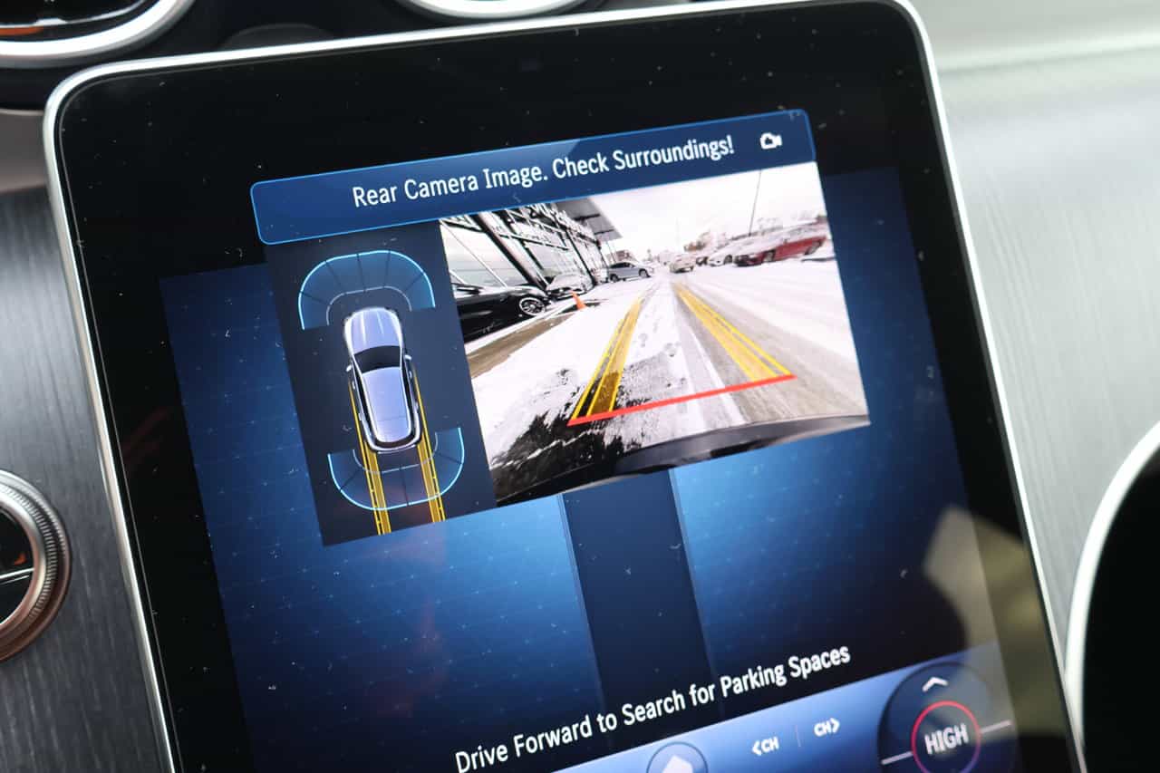 2025 Mercedes-Benz GLC GLC300 - Image 25