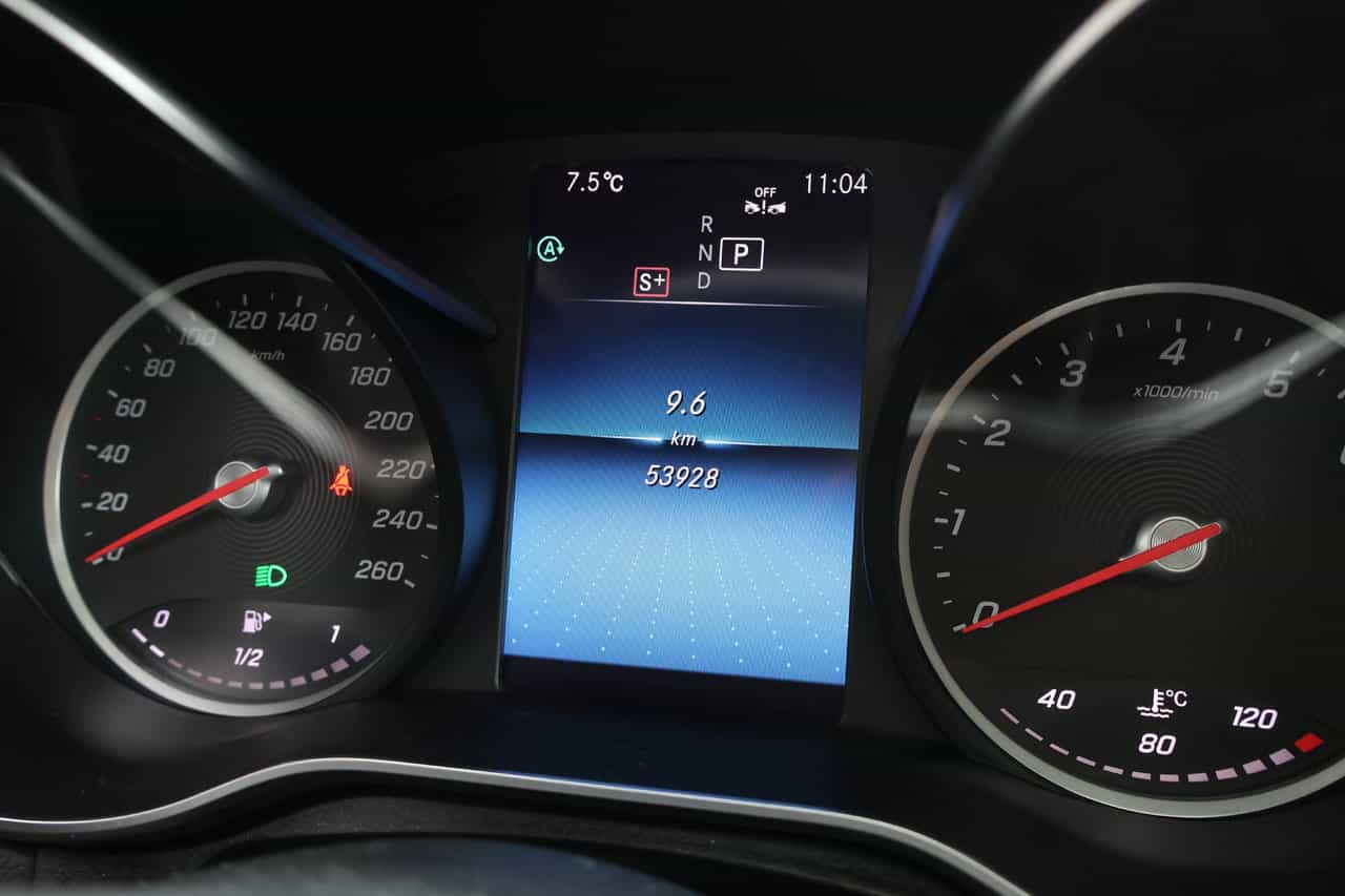 2023 Mercedes-Benz GLC GLC300 - Image 24