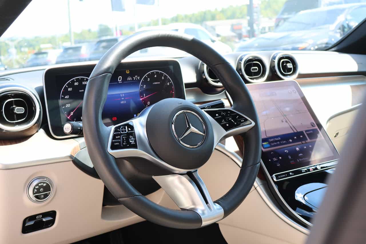 Image 11 Mercedes-Benz C-Class C300 2024