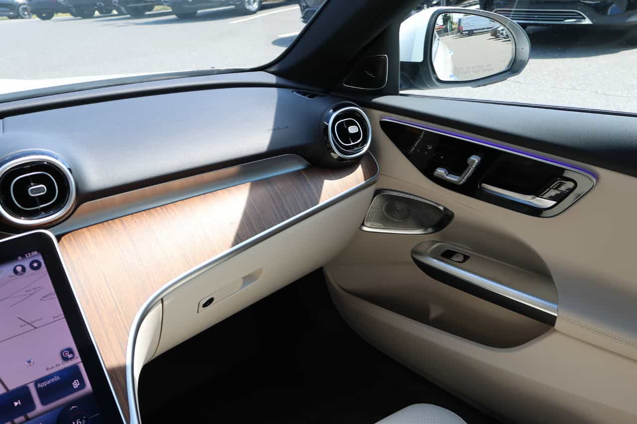 2024 Mercedes-Benz C-Class C300 - Image 19