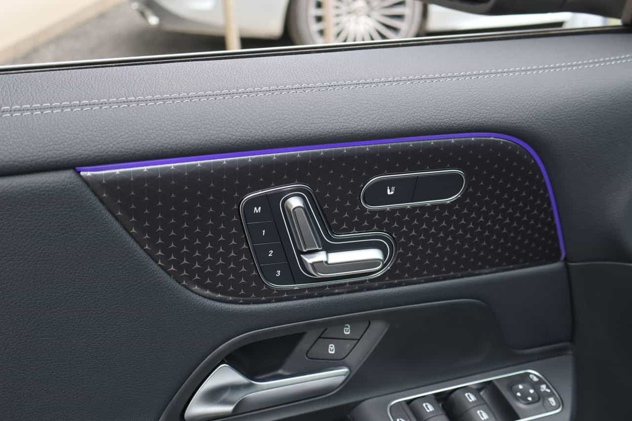 Image 10 Mercedes-Benz EQB EQB300 2025