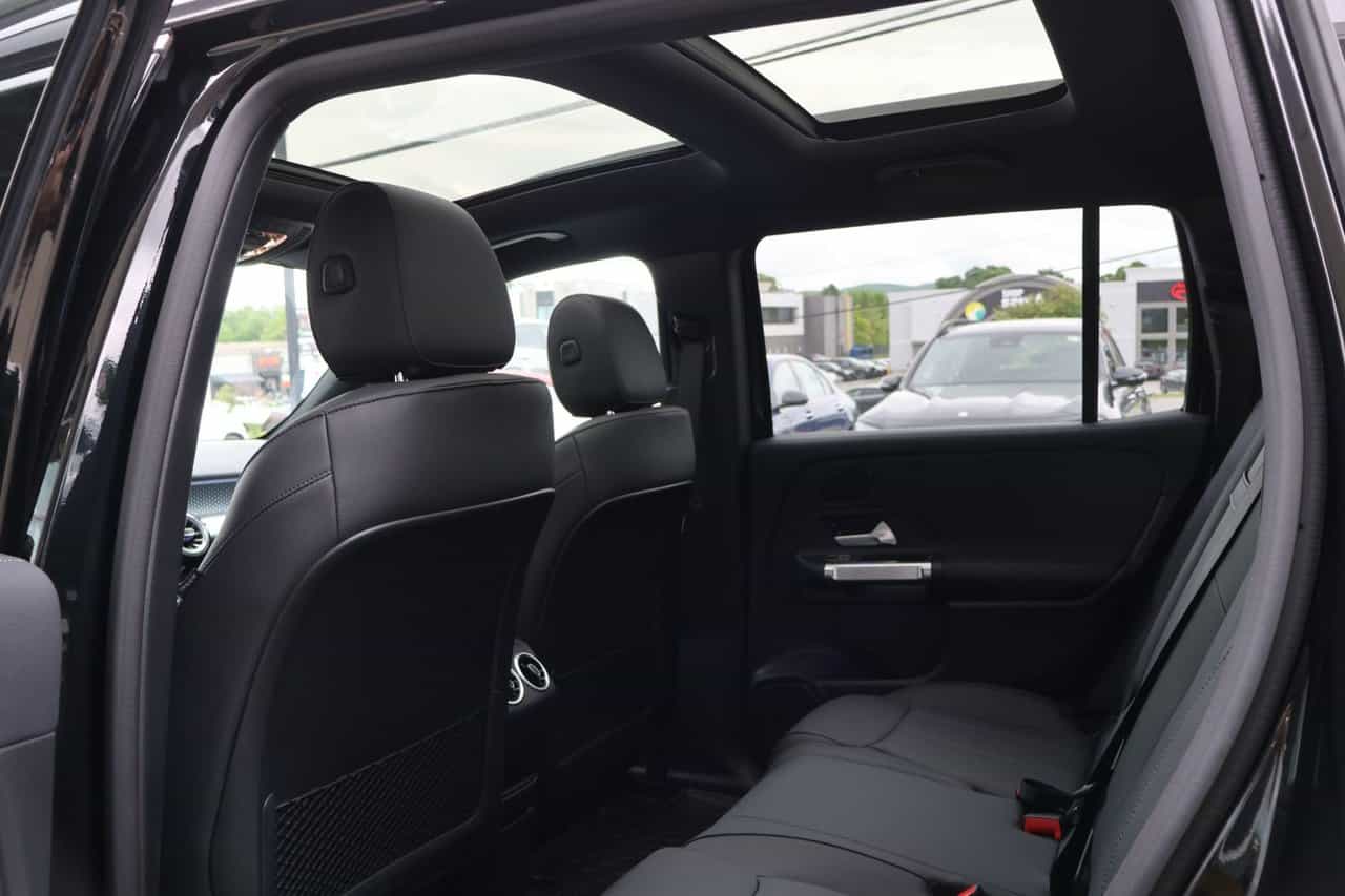 2025 Mercedes-Benz EQB EQB300 - Image 12