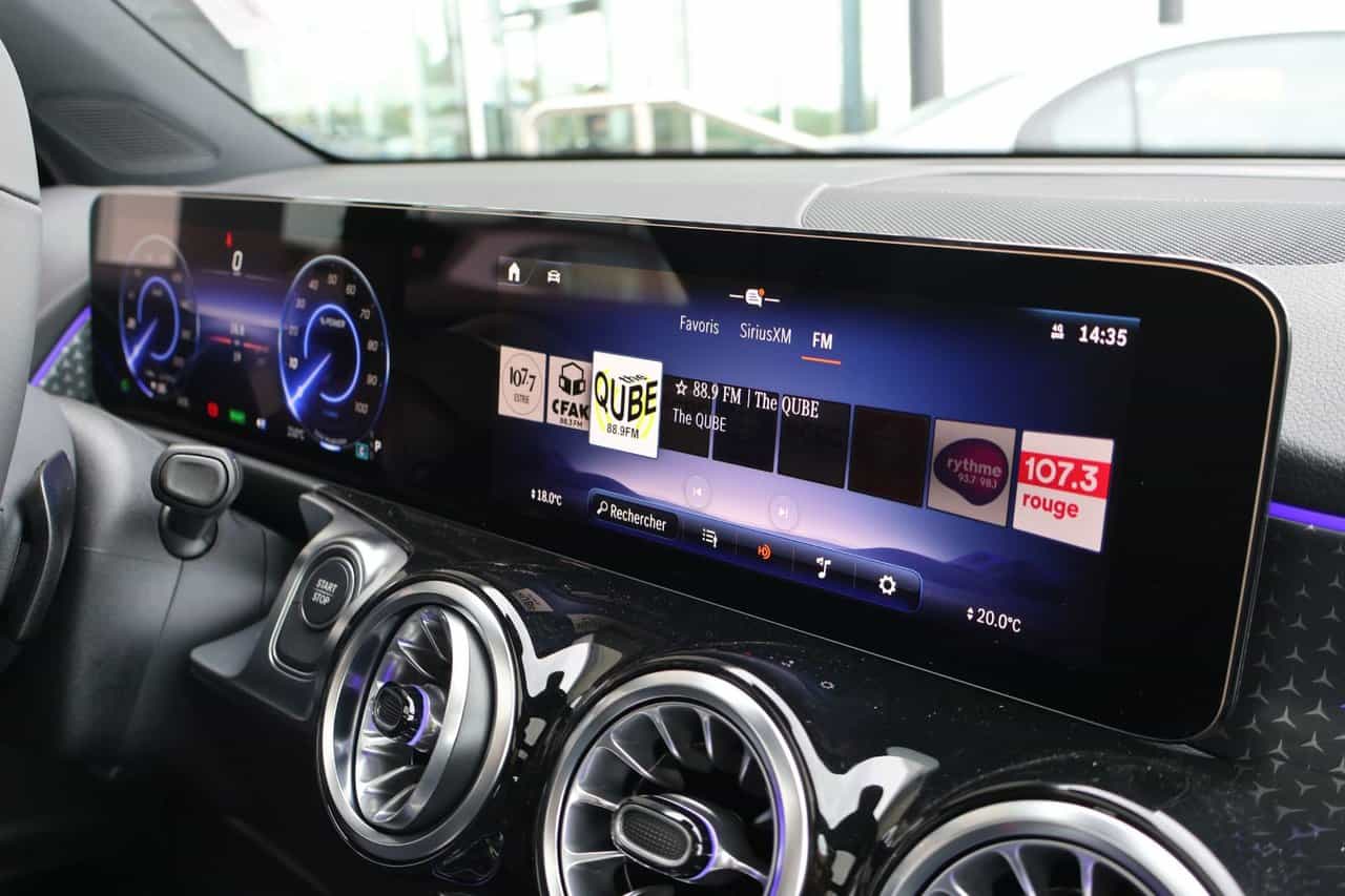 Image 17 Mercedes-Benz EQB EQB300 2025