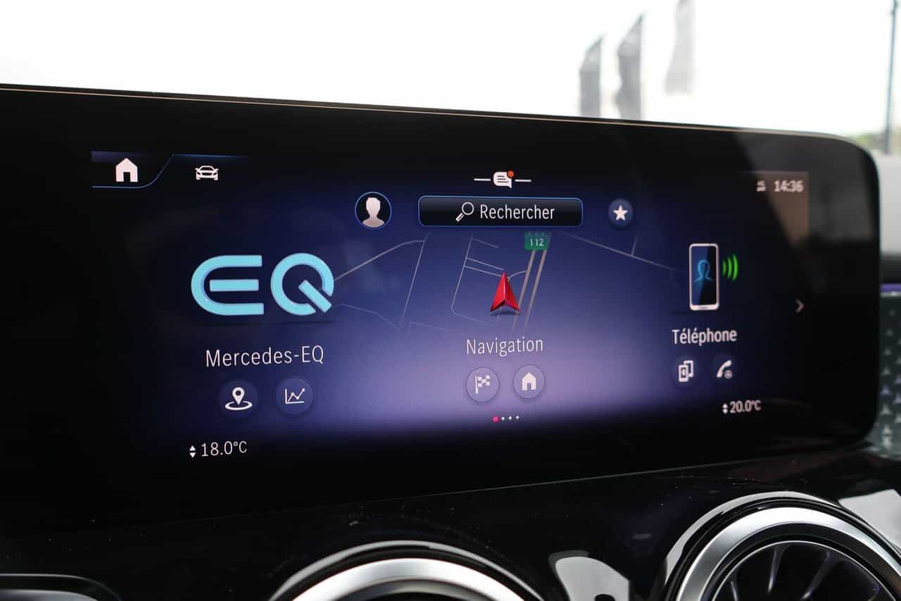 2025 Mercedes-Benz EQB EQB300 - Image 19